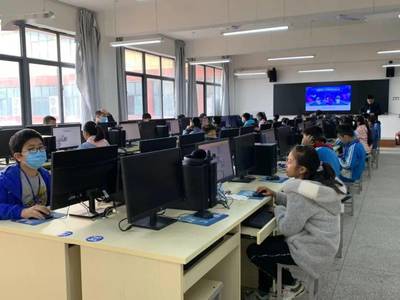 挑战奇思妙想!平顶山市中小学创意编程电视大赛开赛